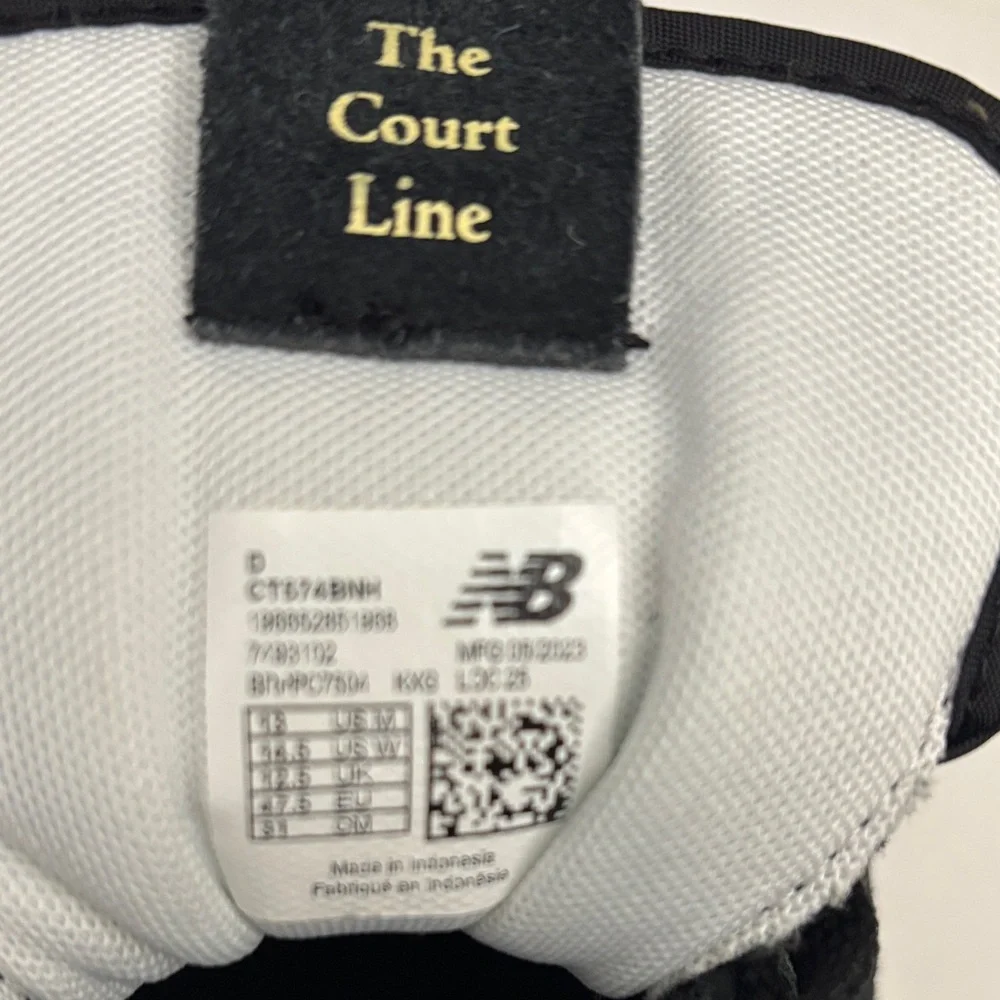 New Balance Black Sneakers with Gold Accents - Picture 5 of 5